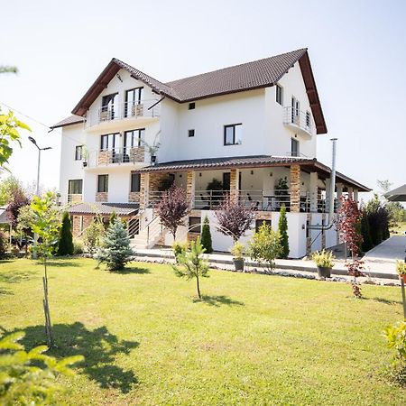 Rem Garden Otel Novaci-Străini Dış mekan fotoğraf