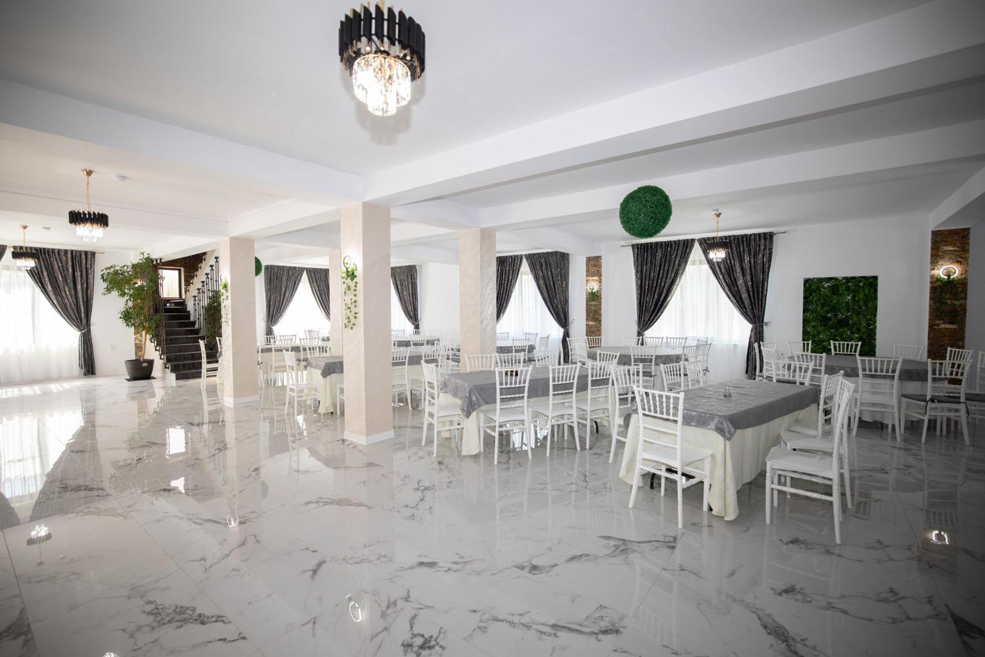 Rem Garden Otel Novaci-Străini Dış mekan fotoğraf