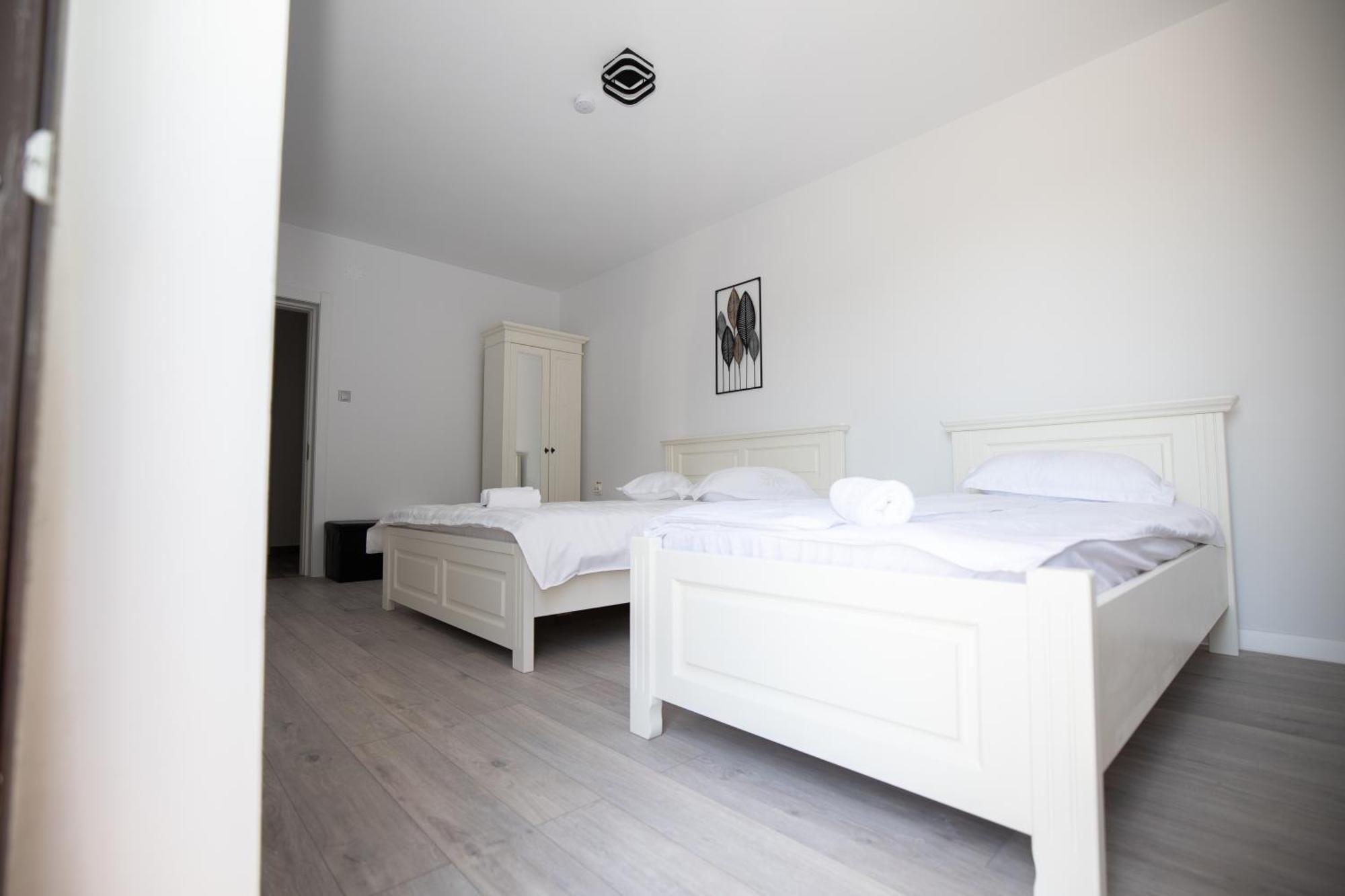 Rem Garden Otel Novaci-Străini Dış mekan fotoğraf