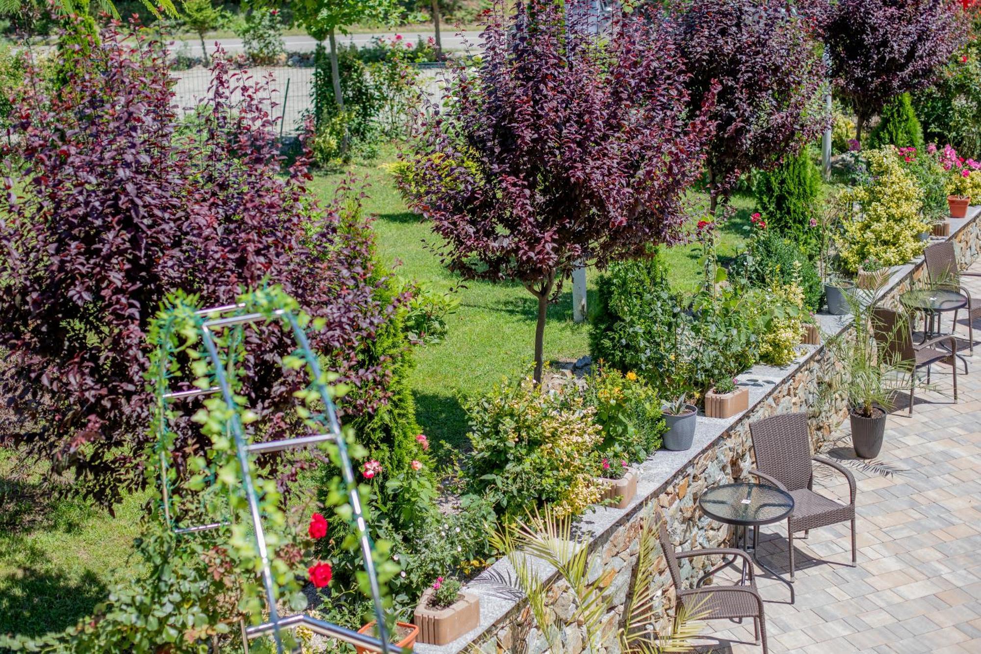 Rem Garden Otel Novaci-Străini Dış mekan fotoğraf